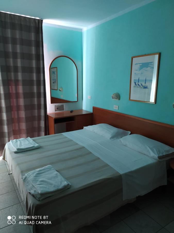 Hotel Blue Moon Rimini Eksteriør bilde