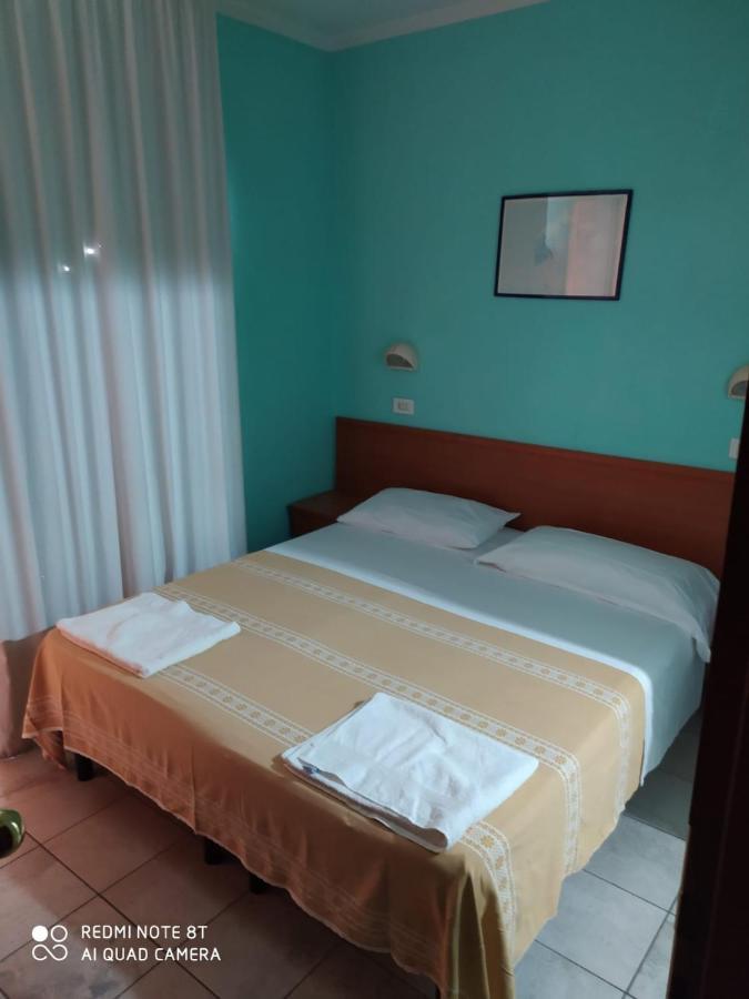Hotel Blue Moon Rimini Eksteriør bilde
