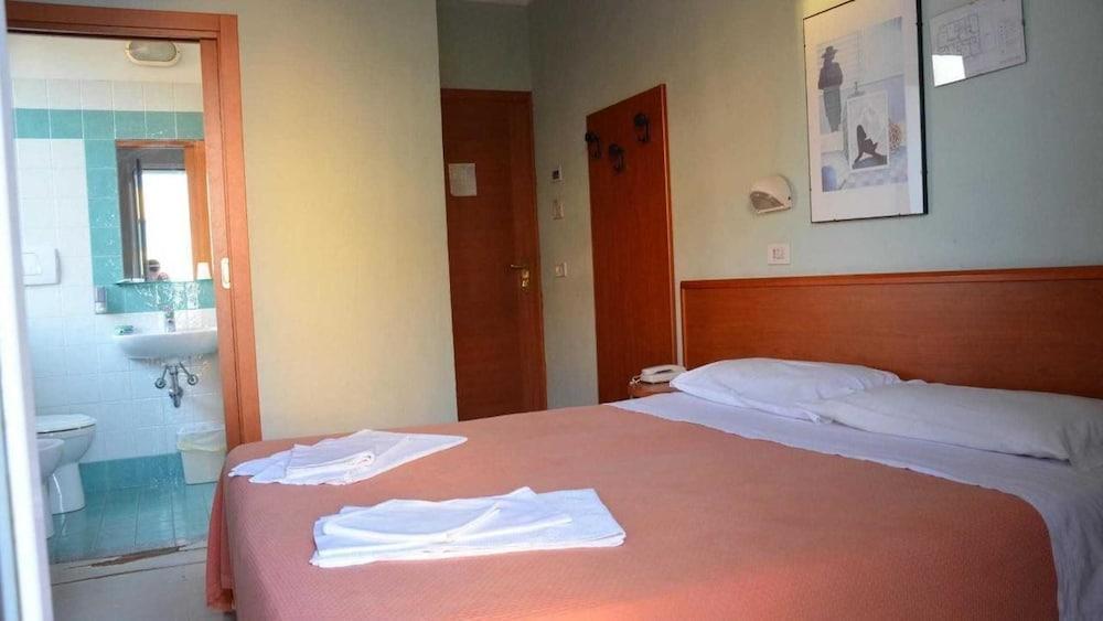 Hotel Blue Moon Rimini Eksteriør bilde