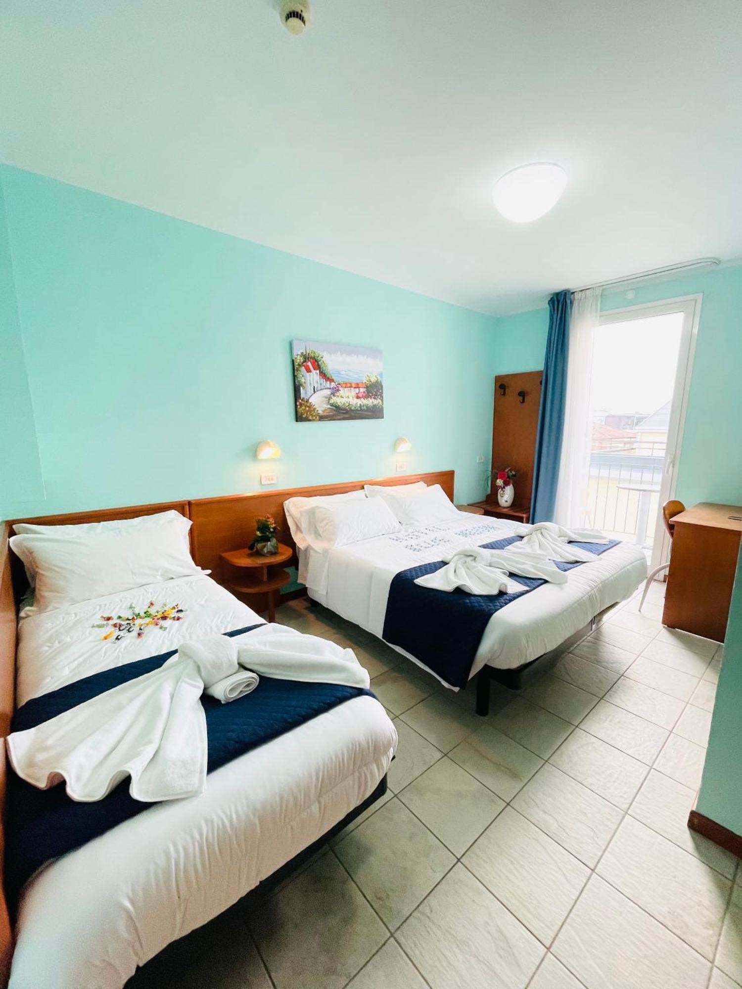 Hotel Blue Moon Rimini Eksteriør bilde