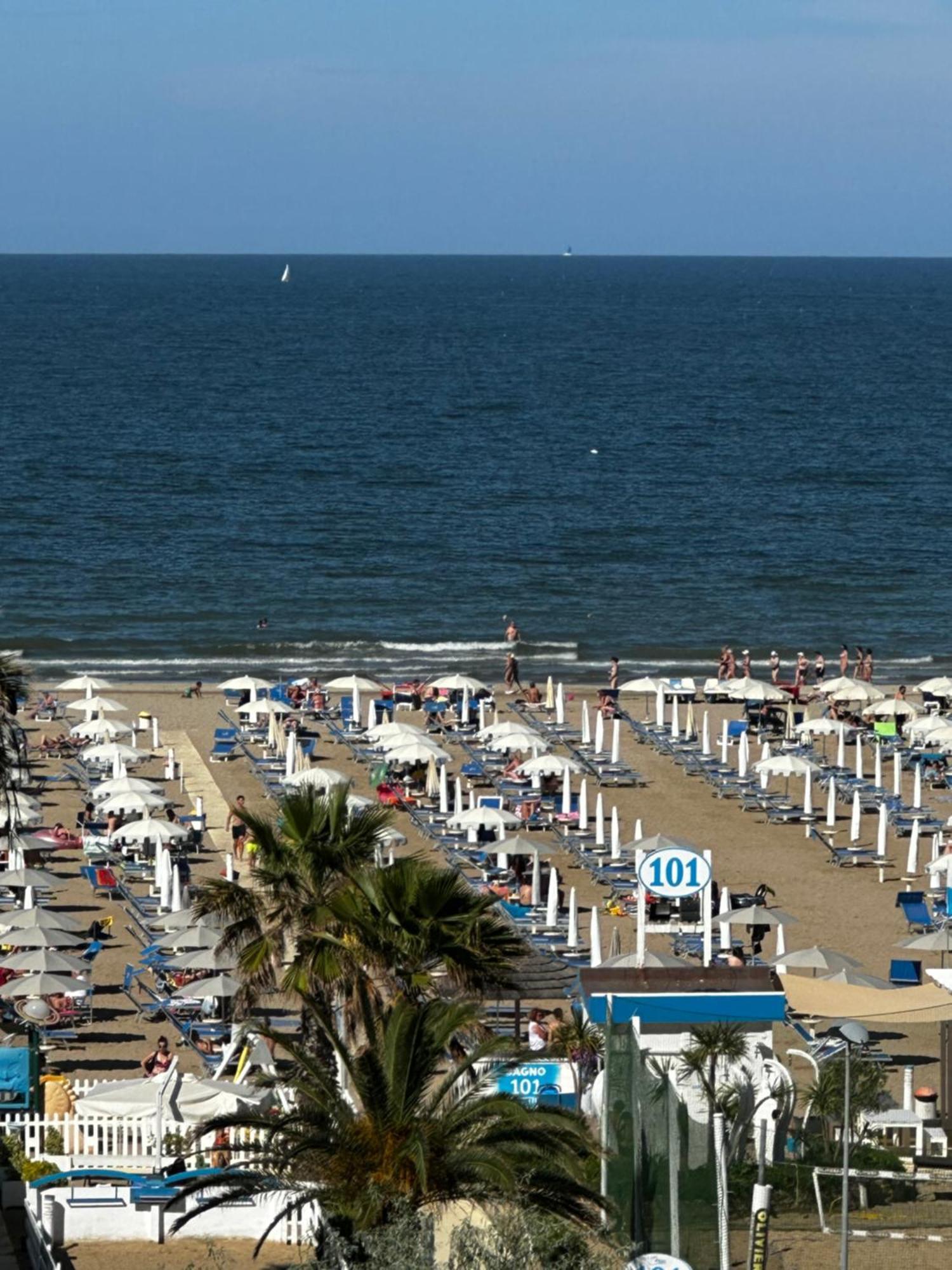 Hotel Blue Moon Rimini Eksteriør bilde