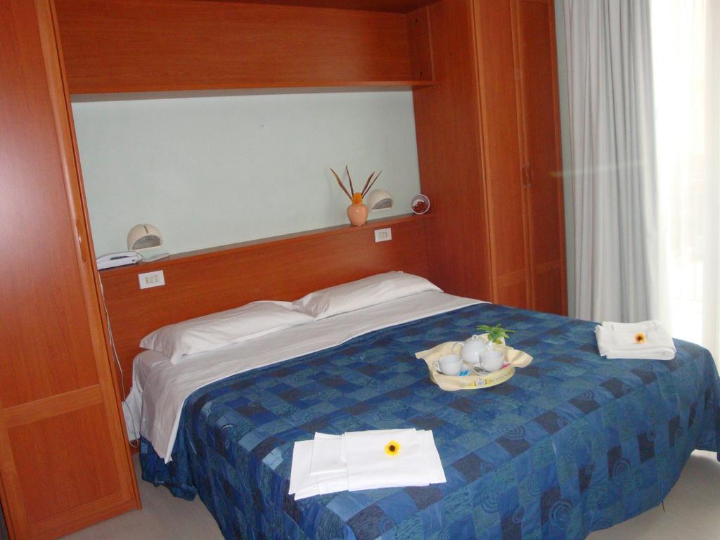 Hotel Blue Moon Rimini Eksteriør bilde