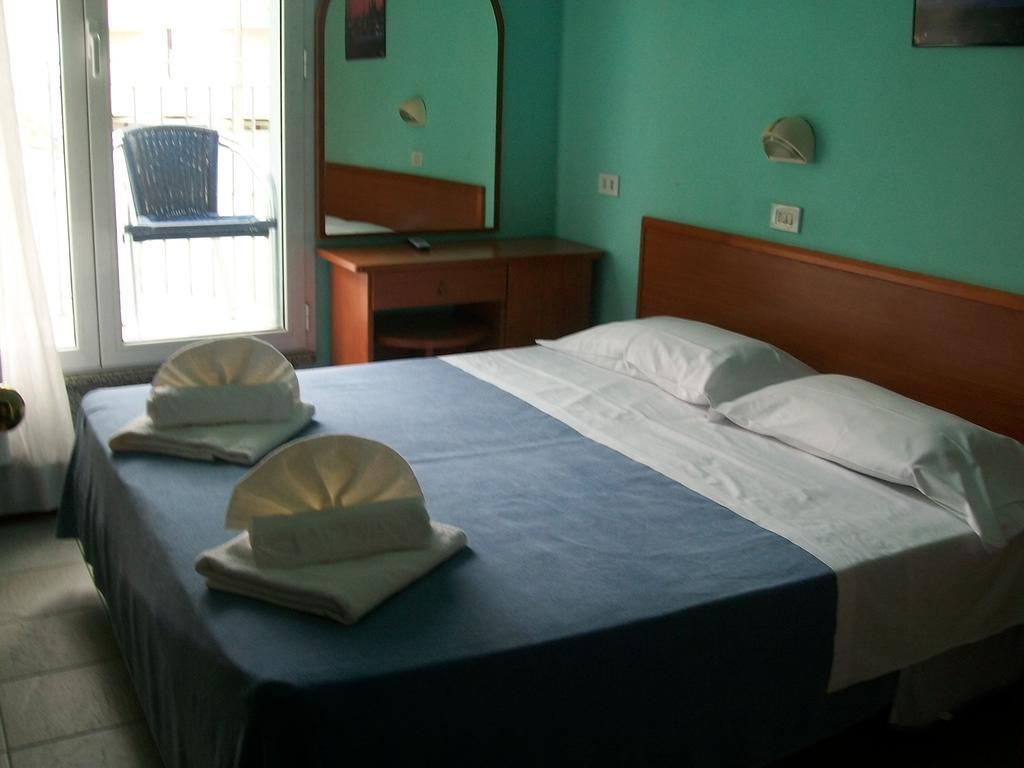 Hotel Blue Moon Rimini Eksteriør bilde