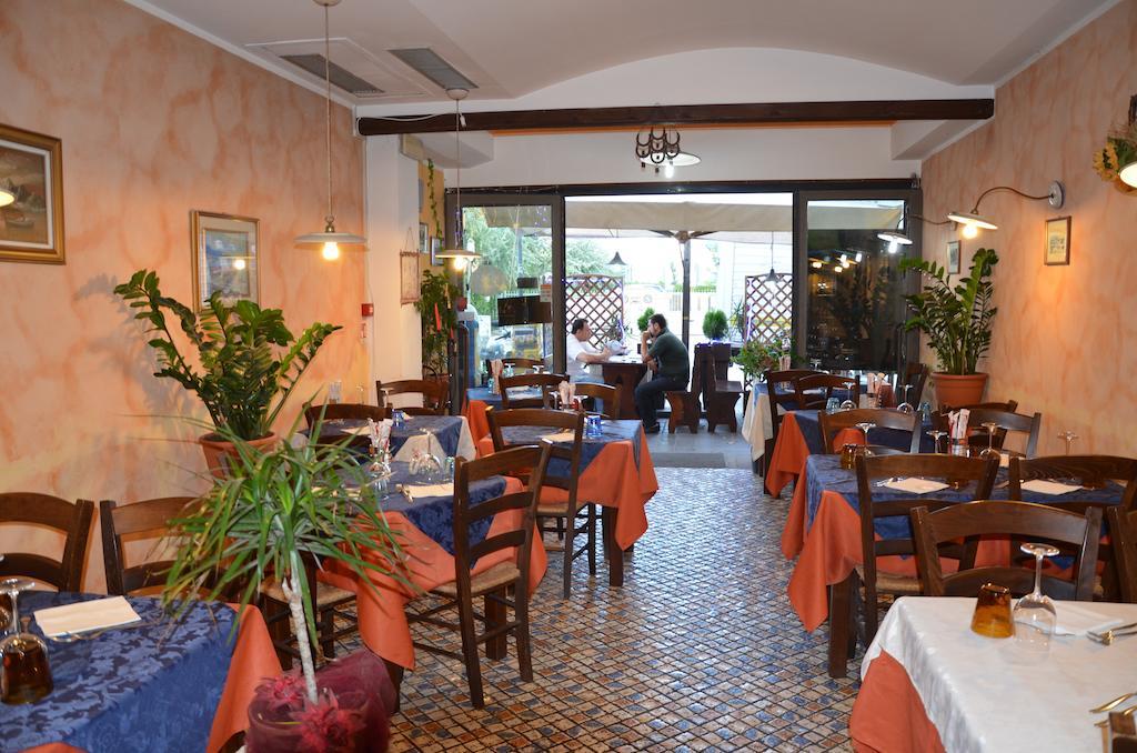 Hotel Blue Moon Rimini Eksteriør bilde